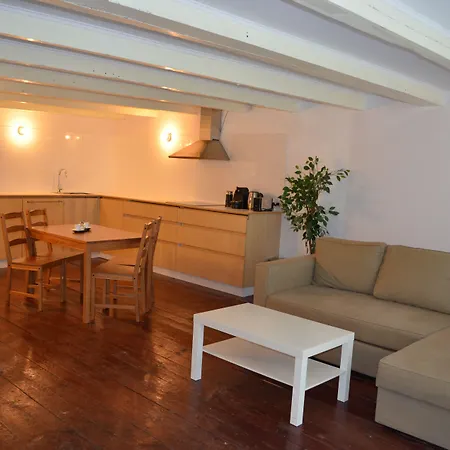 Rembrandtplein Bed & Breakfast-3